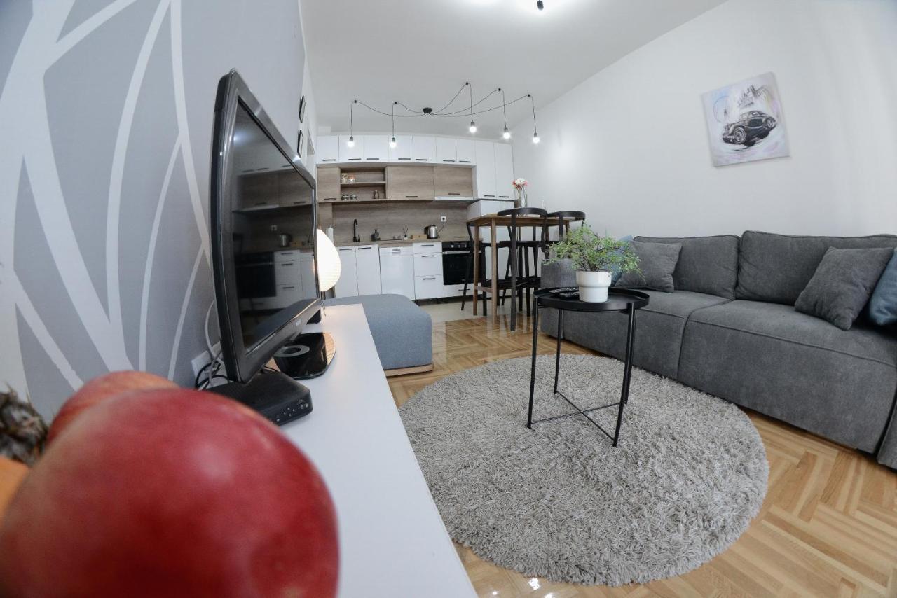 Apartment Dobraya Grey Novi Sad Exterior foto